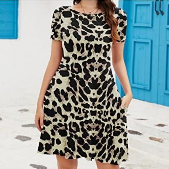 Korsis Animal Print Round Neck Swing Short Sleeve Jersey Dress - Picture 3 of 16